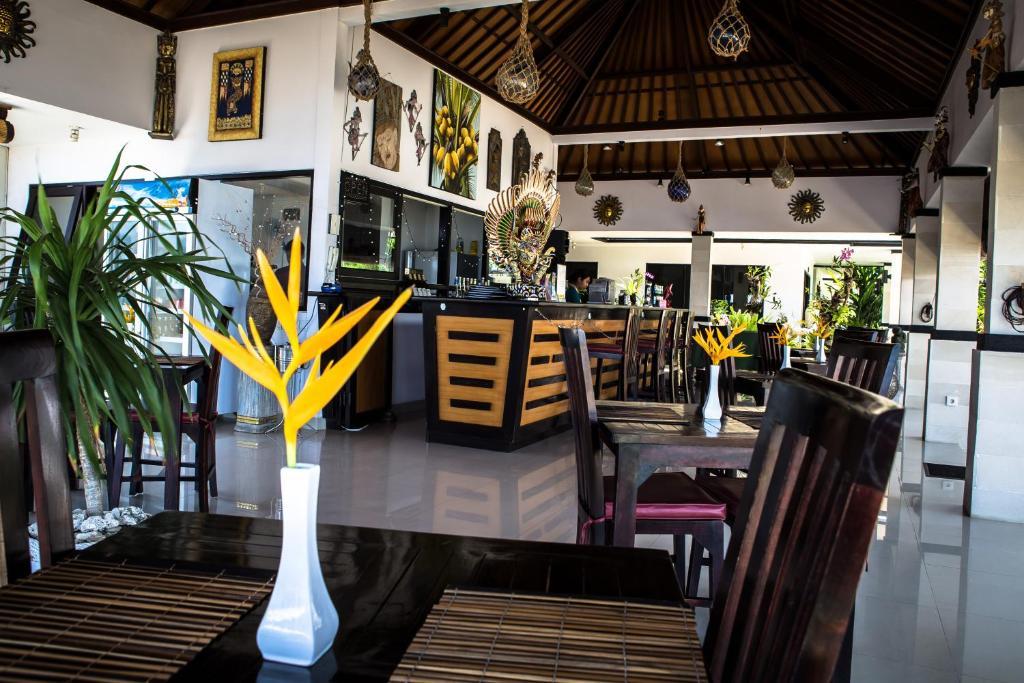 Kelapa Lovina Beach Villa Exterior photo