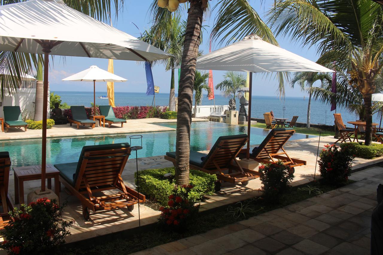 Kelapa Lovina Beach Villa Exterior photo