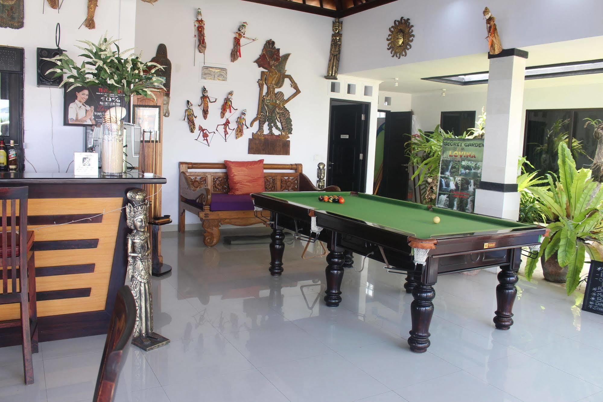 Kelapa Lovina Beach Villa Exterior photo