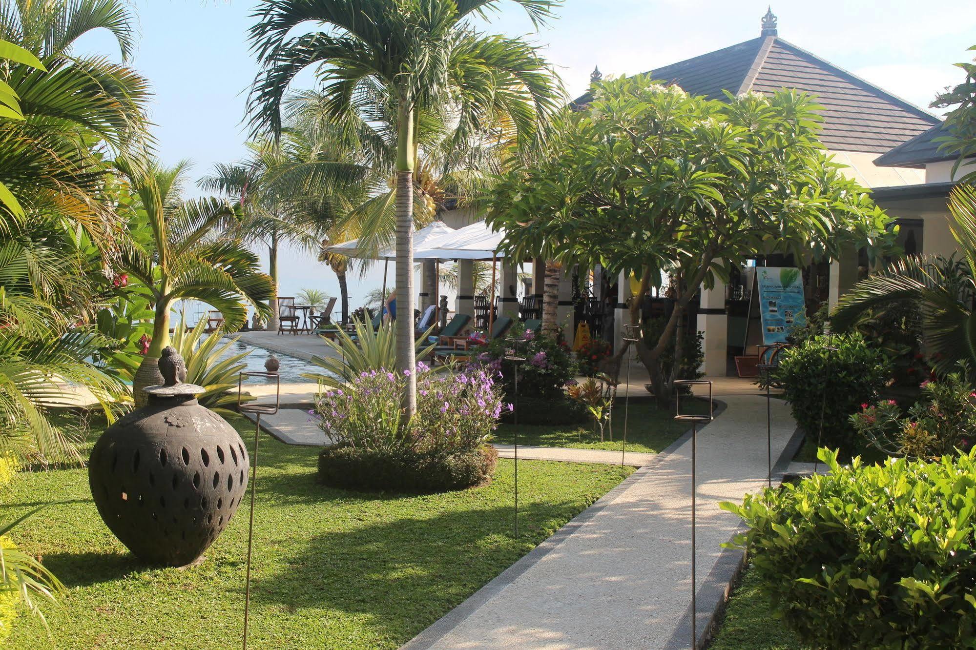 Kelapa Lovina Beach Villa Exterior photo